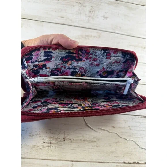 Vera Bradley Performance Twill RFID Audrey Wallet Burgundy Quilted Wristlet - Picture 3 of 4